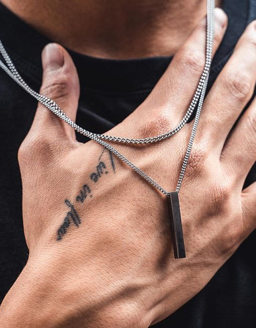 Bild in Galerie-Viewer laden, Halskette mit rechteckigem Anhänger