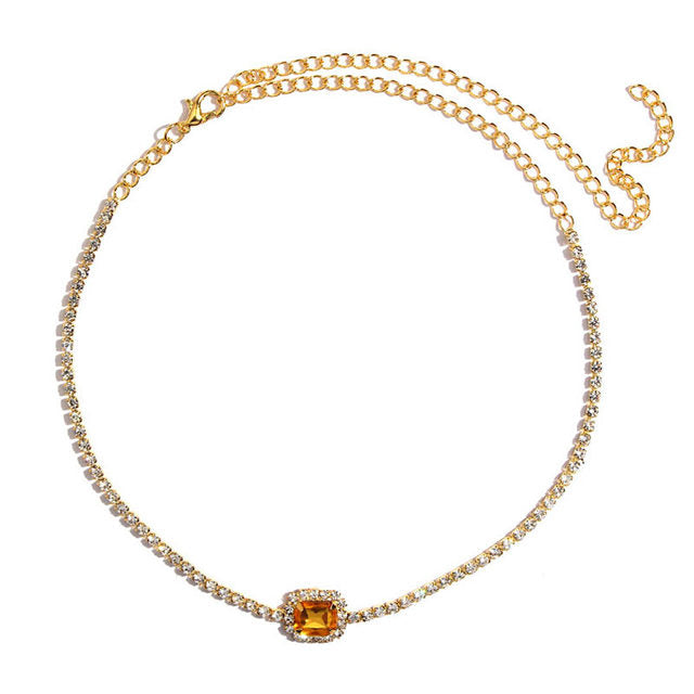 Halskette mit Schmetterlingsanhänger