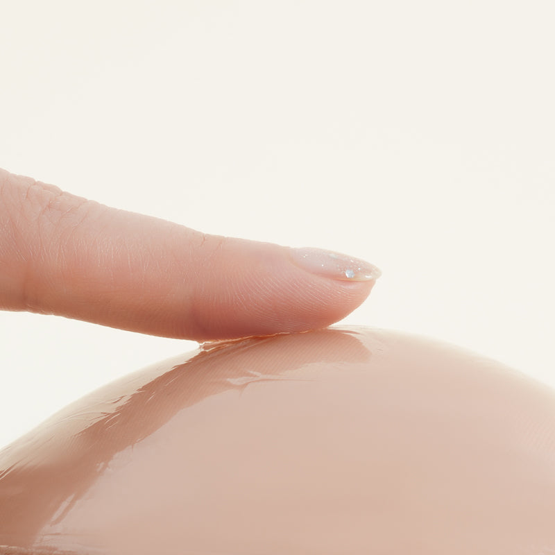 Selbstklebender, rückenfreier, trägerloser BH aus Silikon