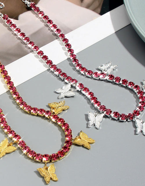 Bild in Galerie-Viewer laden, Halskette mit Schmetterlingsanhänger