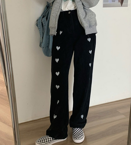 Stilvolle, lockere, schicke Jeans